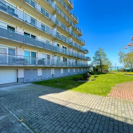 Alice's Lakeside Escape Apartman *